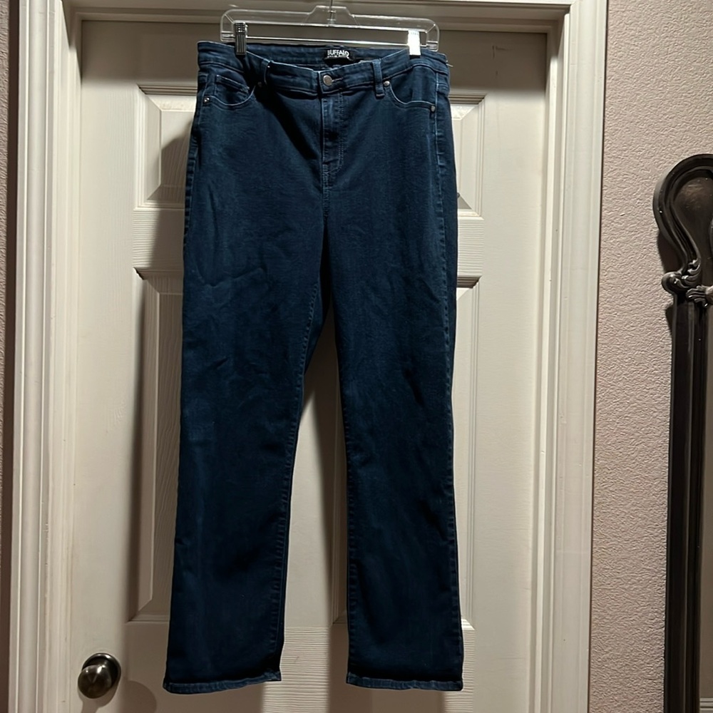 Buffalo David bottom jeans size 12/32 high rise straight leg stretch, worn 2 x’s